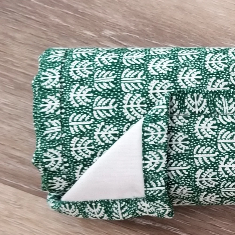NWT Threshold Christmas Green White Reversible Table Runner